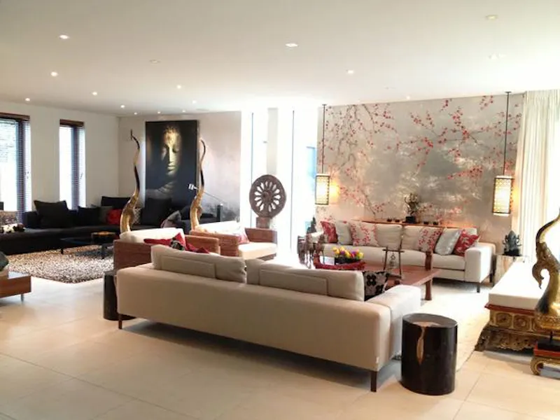 Drawing room at Glamorous Northwood house, K385 (photo 5)