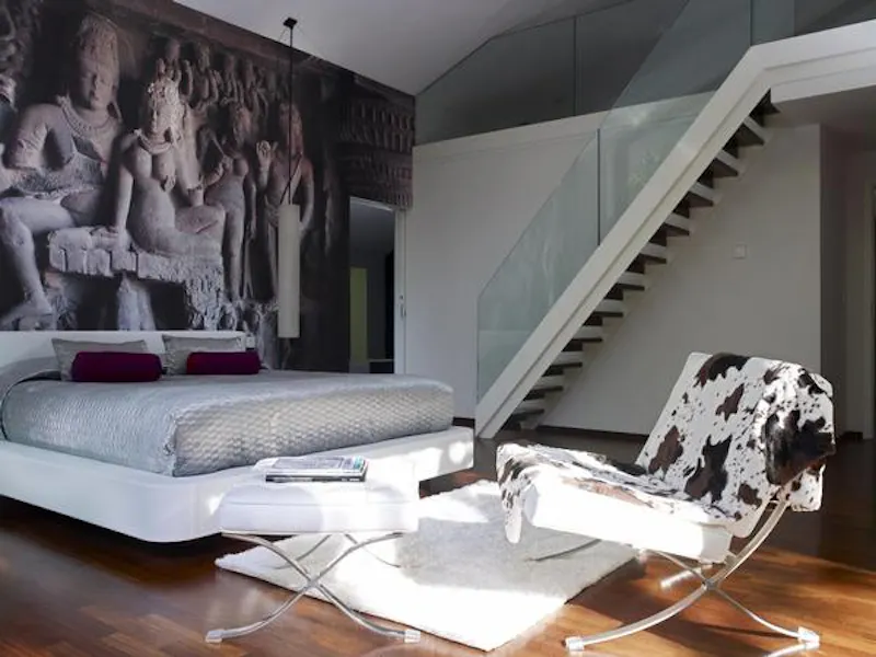 Mezzanine at Glamorous Northwood house, K385 (photo 20)