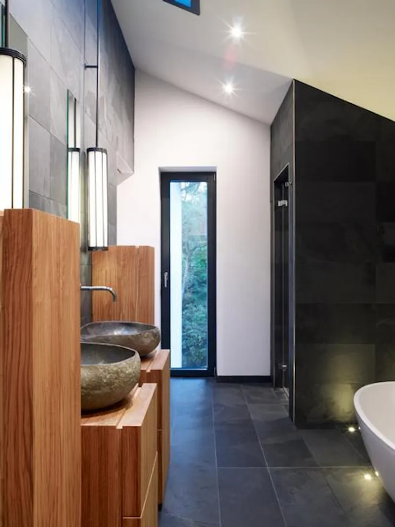 Glamorous Northwood house, K385 (photo 28)