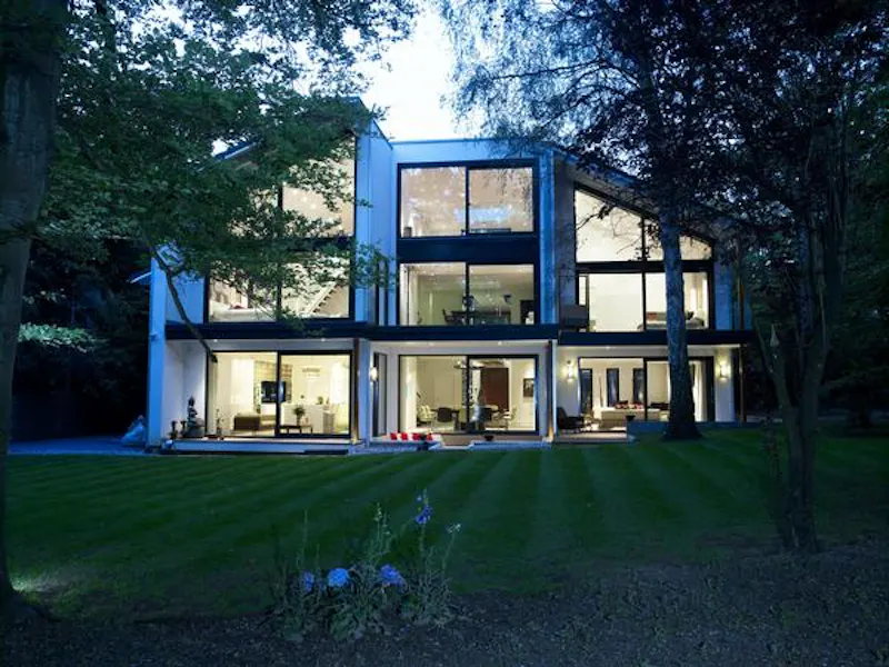 Glamorous Northwood house, K385 (photo 31)