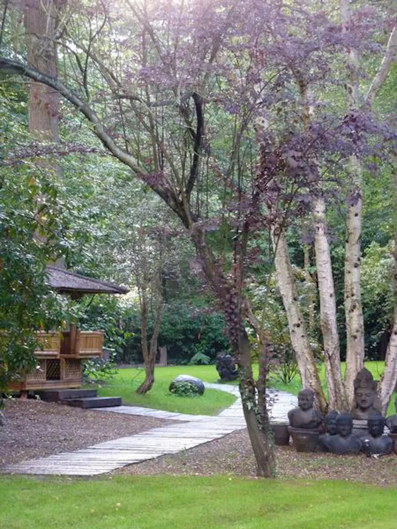 Glamorous Northwood house, K385 (photo 50)
