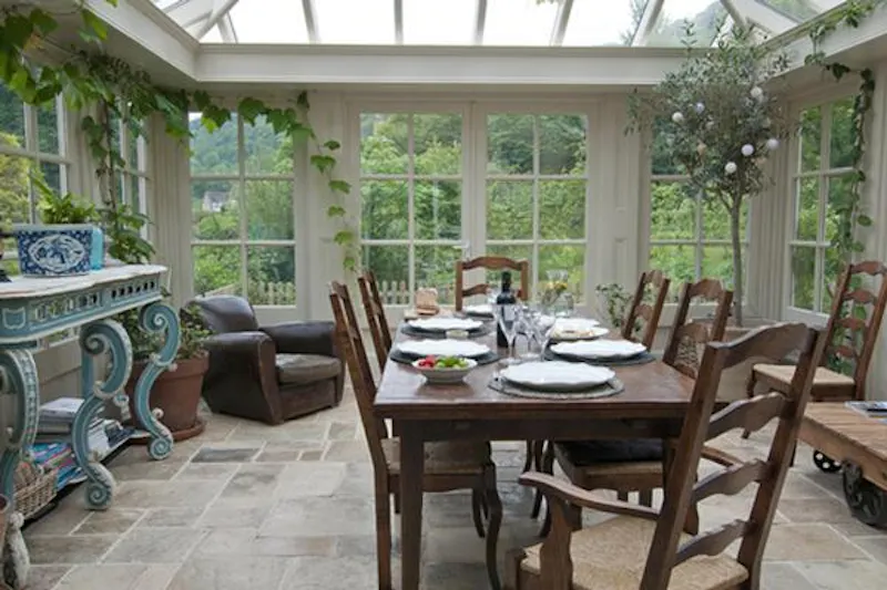 Conservatory at Georgian Manor house in Stroud, A1339 (photo 9)