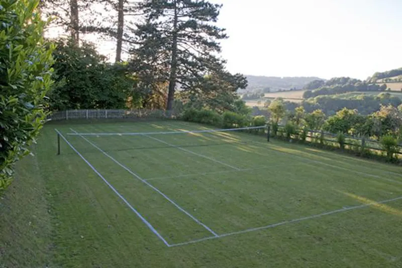 Tennis court at Georgian Manor house in Stroud, A1339 (photo 20)