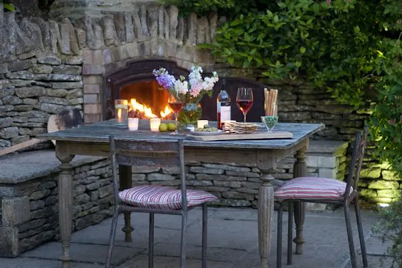 Terrace/Patio at Georgian Manor house in Stroud, A1339 (photo 25)