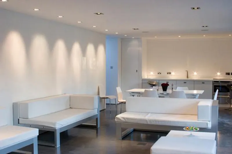 Open plan at Black, white & red Tetbury house, A1340 (photo 4)