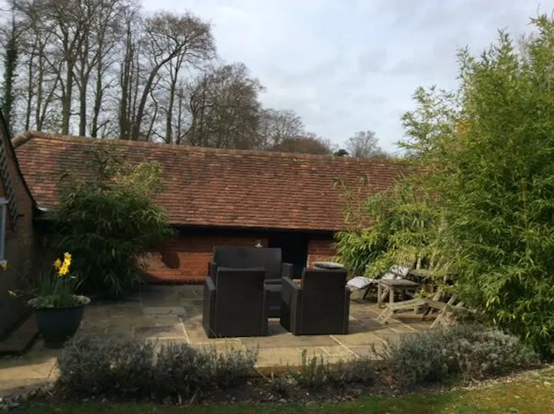 Film location C848 in Surrey (photo 21)