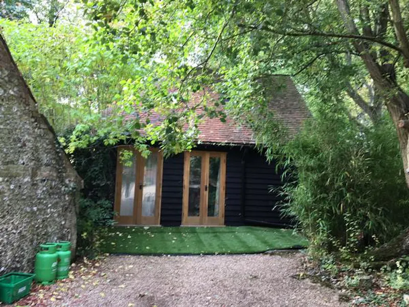 Film location C848 in Surrey (photo 30)