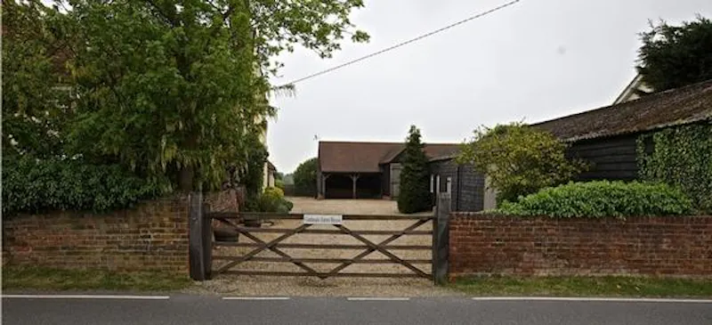 Driveway at Film location C849 in Essex (photo 26)