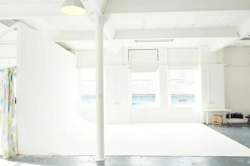 Bright South Bermondsey studio, N254 (photo 15)
