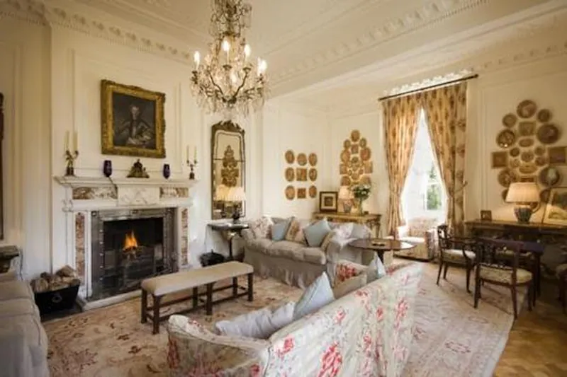 Living Room at Chester-le-Street opulent manor, A1342 (photo 2)