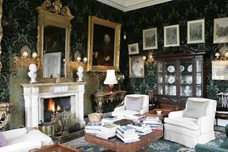 Wallpaper at Chester-le-Street opulent manor, A1342 (photo 6)