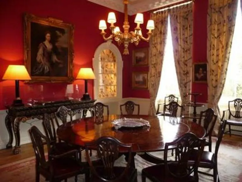 Dining room at Chester-le-Street opulent manor, A1342 (photo 12)