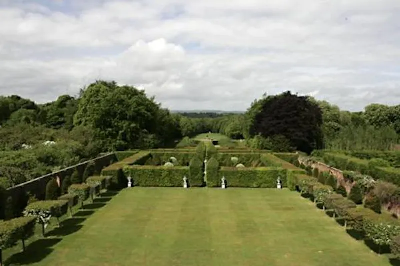 Garden - formal at Chester-le-Street opulent manor, A1342 (photo 26)