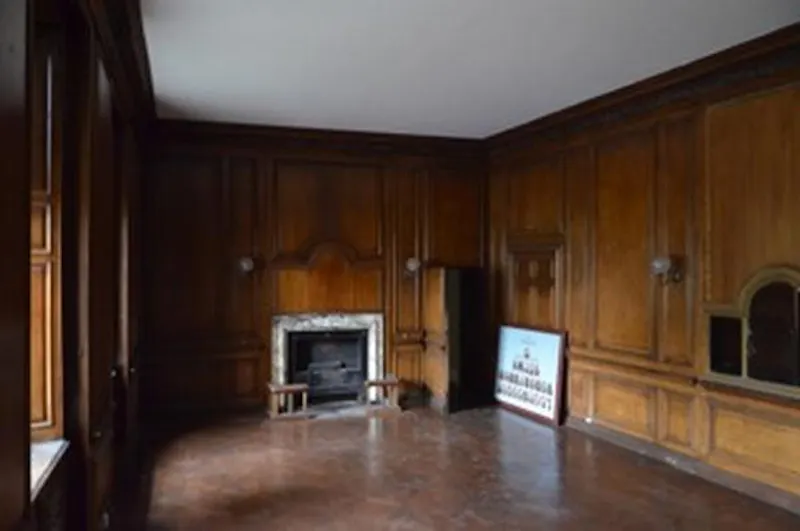 Panelling at 19th century vacant Durham castle, G281 (photo 2)