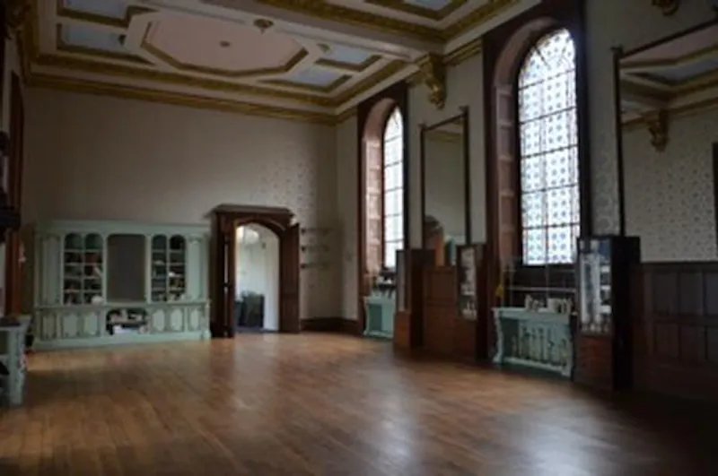 Ballroom at 19th century vacant Durham castle, G281 (photo 9)