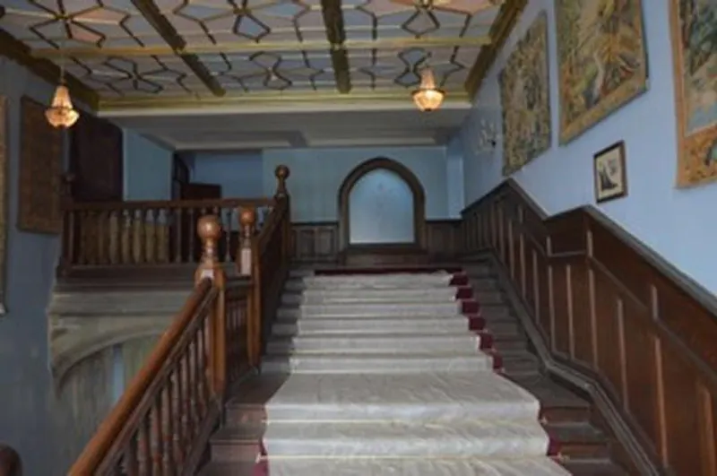Staircase at 19th century vacant Durham castle, G281 (photo 19)