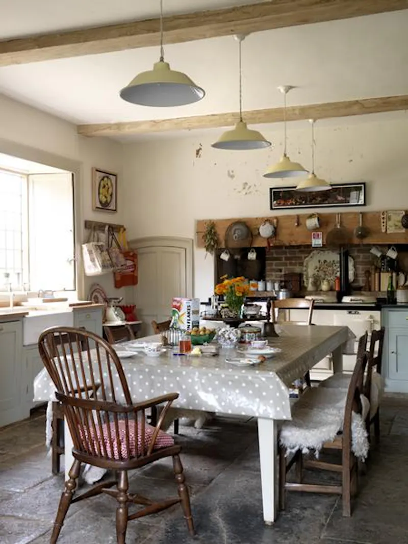 Beams at Picturesque Taunton farmhouse, L649 (photo 7)