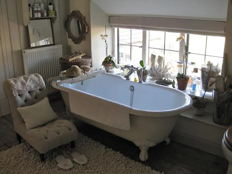 Bathroom at Picturesque Taunton farmhouse, L649 (photo 19)