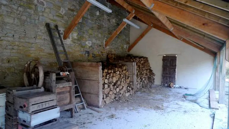 Picturesque Taunton farmhouse, L649 (photo 30)