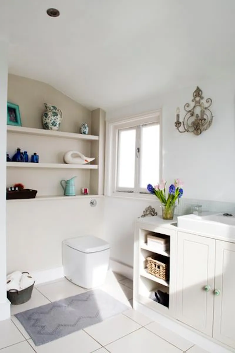Bathroom at Contemporary Earlsfield house, E394 (photo 14)