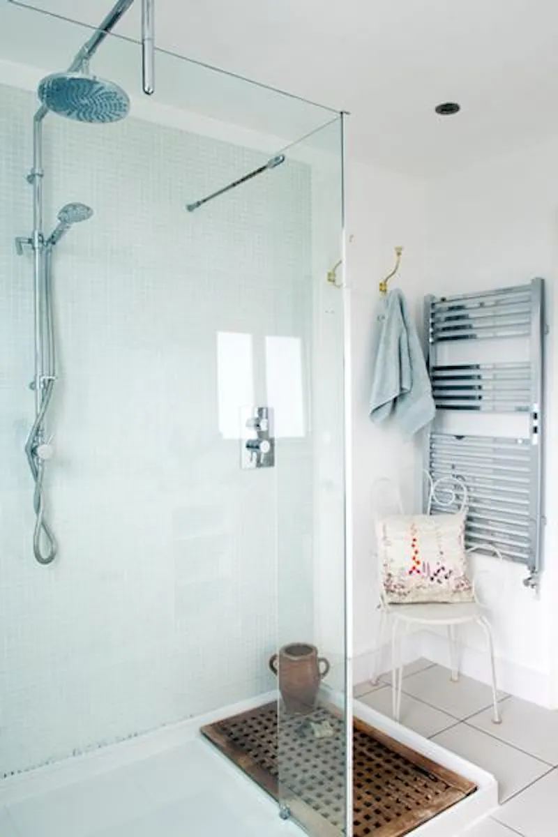 Wetroom at Contemporary Earlsfield house, E394 (photo 18)