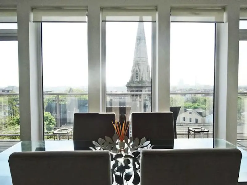 Dining room at Bright Chalk Farm apartment., F1047 (photo 5)