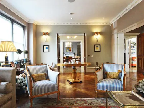 Glamorous Wimbledon home, D2176