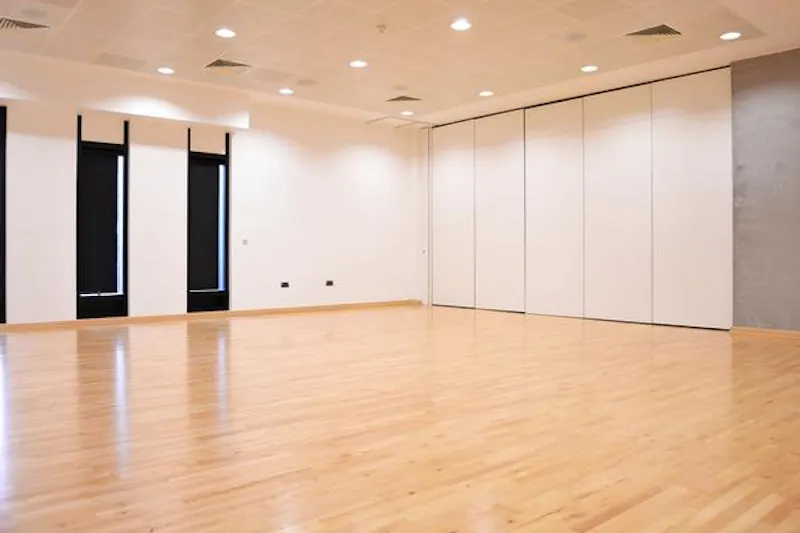 Games room at Extensive sports arena in Hackney, Q73 (photo 6)