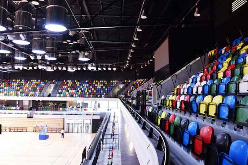 Extensive sports arena in Hackney, Q73 (photo 24)