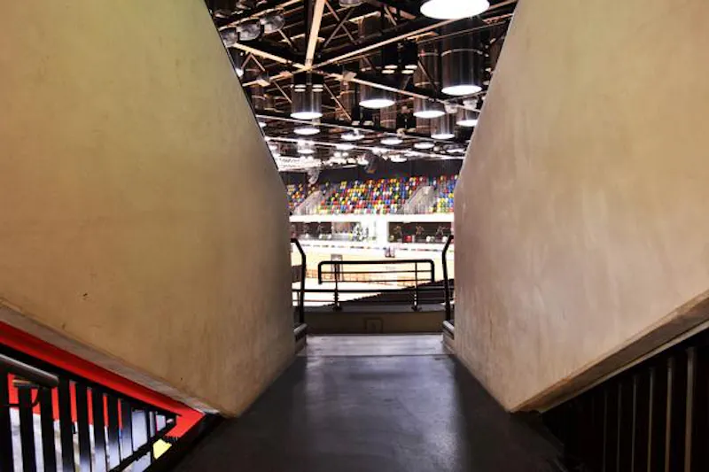Extensive sports arena in Hackney, Q73 (photo 25)