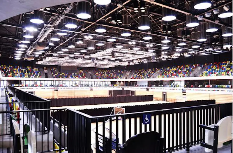 Extensive sports arena in Hackney, Q73 (photo 27)