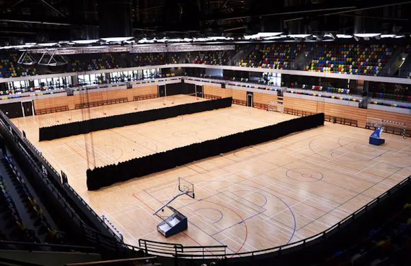 Extensive sports arena in Hackney, Q73 (photo 30)