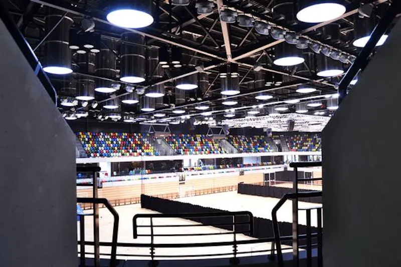 Extensive sports arena in Hackney, Q73 (photo 34)