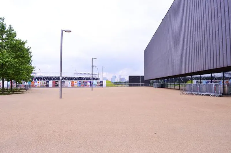 Extensive sports arena in Hackney, Q73 (photo 39)