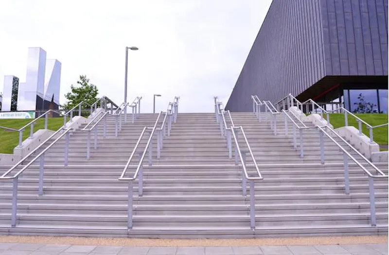 Extensive sports arena in Hackney, Q73 (photo 40)