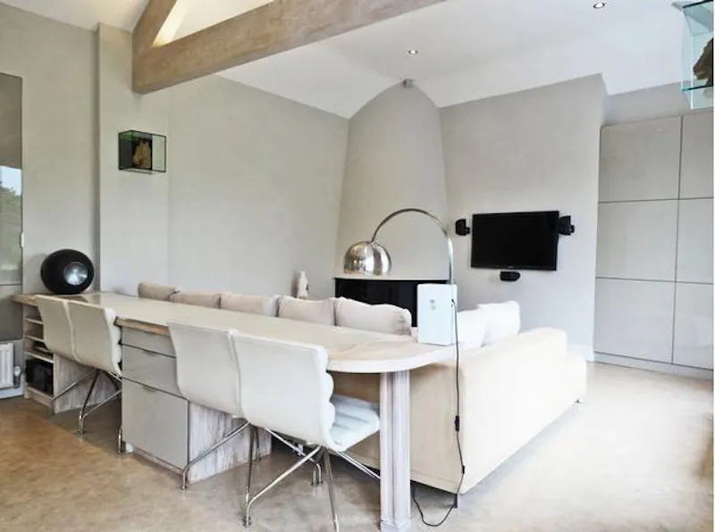 Dining room at Stylish Wimbledon apartment , F1049 (photo 3)