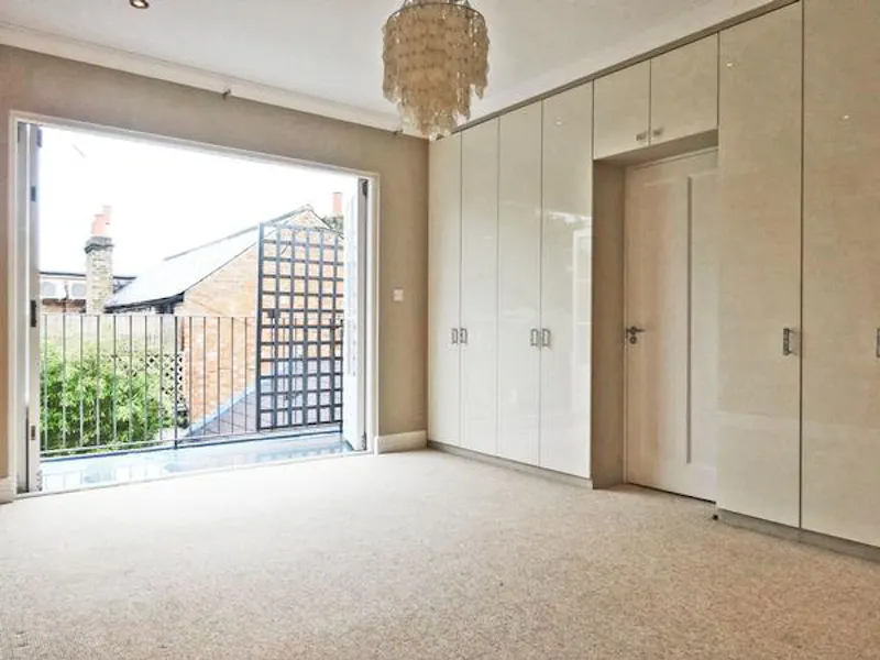 Balcony at Stylish Wimbledon apartment , F1049 (photo 18)