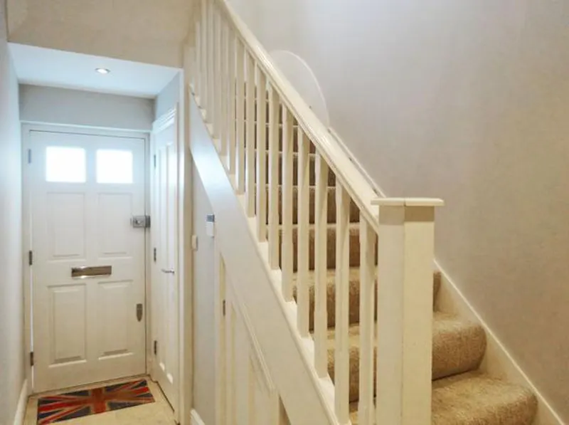 Staircase at Stylish Wimbledon apartment , F1049 (photo 24)