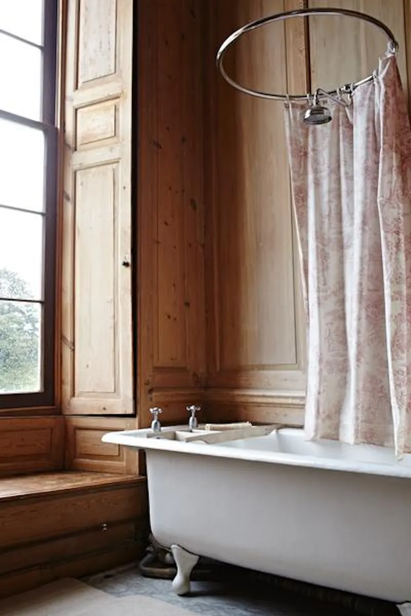 Bathroom at Woodbridge manor house, A1351 (photo 30)