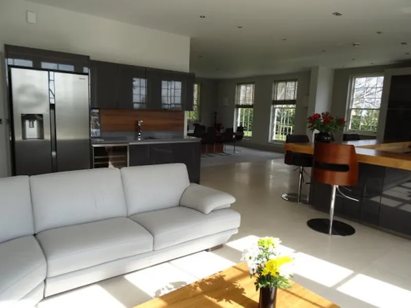 Modern mansion near Liss, D2179 (photo 10)