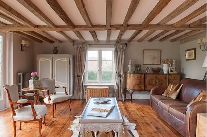 Living Room at Medieval Kentish country house, M285 (photo 2)