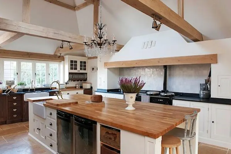 Aga at Medieval Kentish country house, M285 (photo 5)