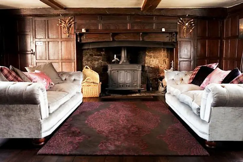 Drawing room at Medieval Kentish country house, M285 (photo 17)