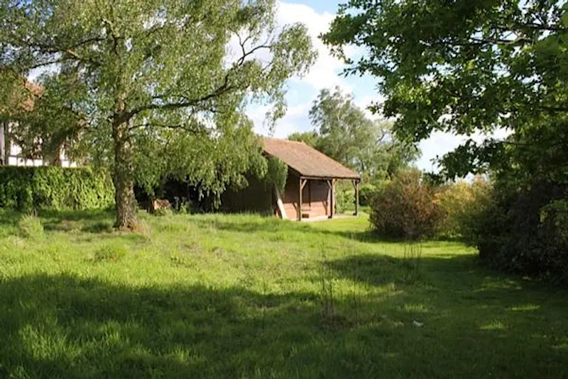 Shed at Medieval Kentish country house, M285 (photo 62)