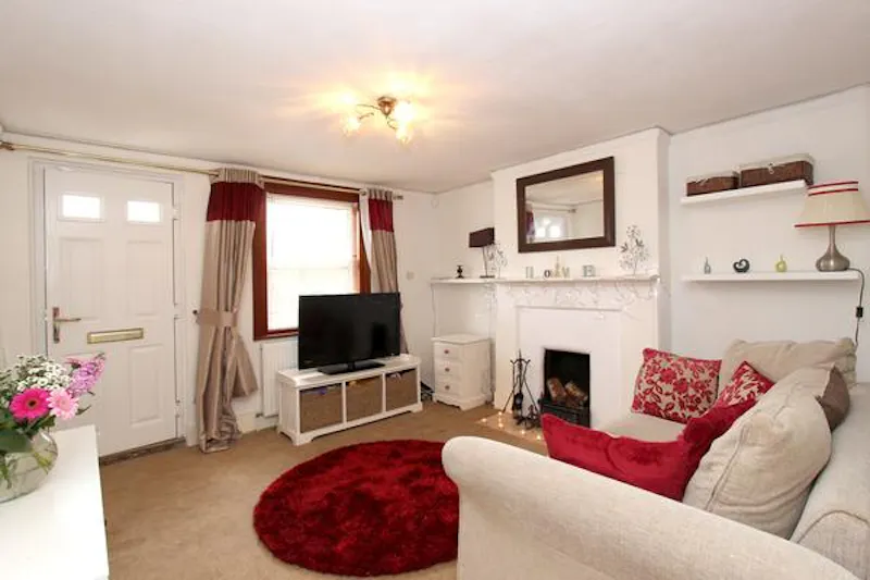 Living Room at Vacant Victorian house in Tring, A1353 (photo 3)