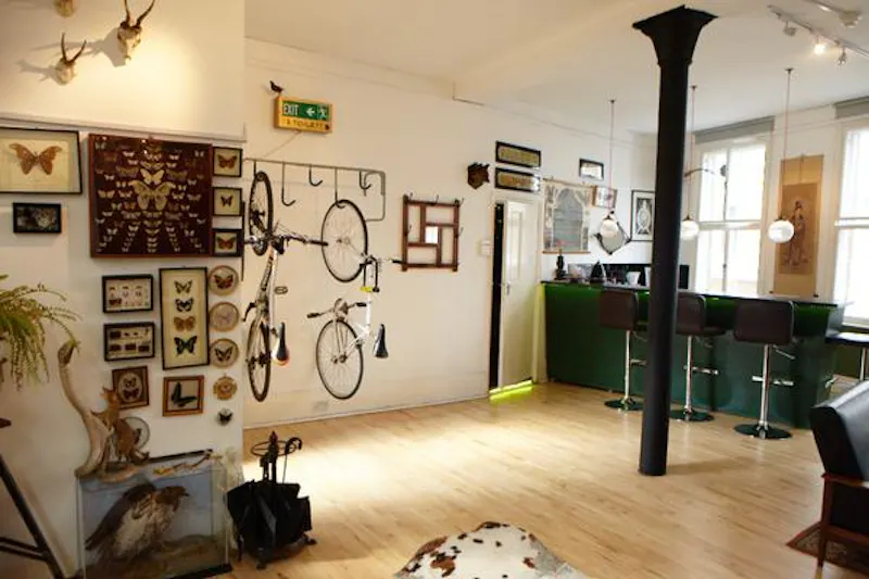 Bar at Tattoo parlour in Old Street, Q74 (photo 6)