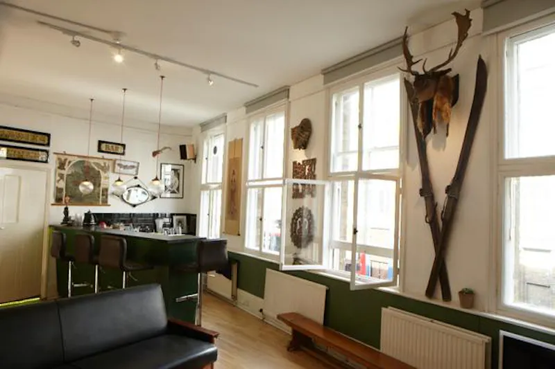 Tattoo parlour in Old Street, Q74 (photo 7)