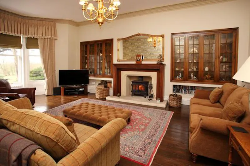 Substantial Downham manor house, G283 (photo 13)