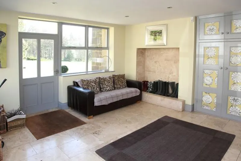 Substantial Downham manor house, G283 (photo 20)