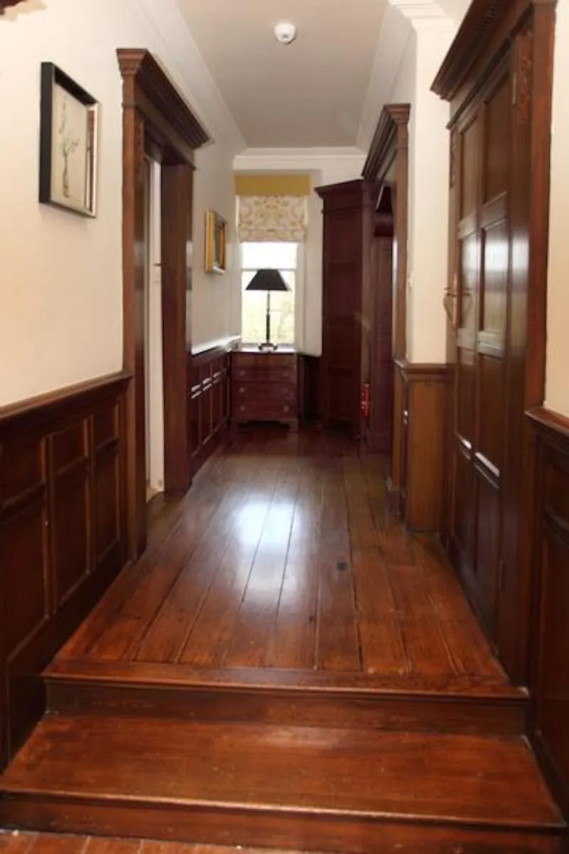 Corridor at Substantial Downham manor house, G283 (photo 50)